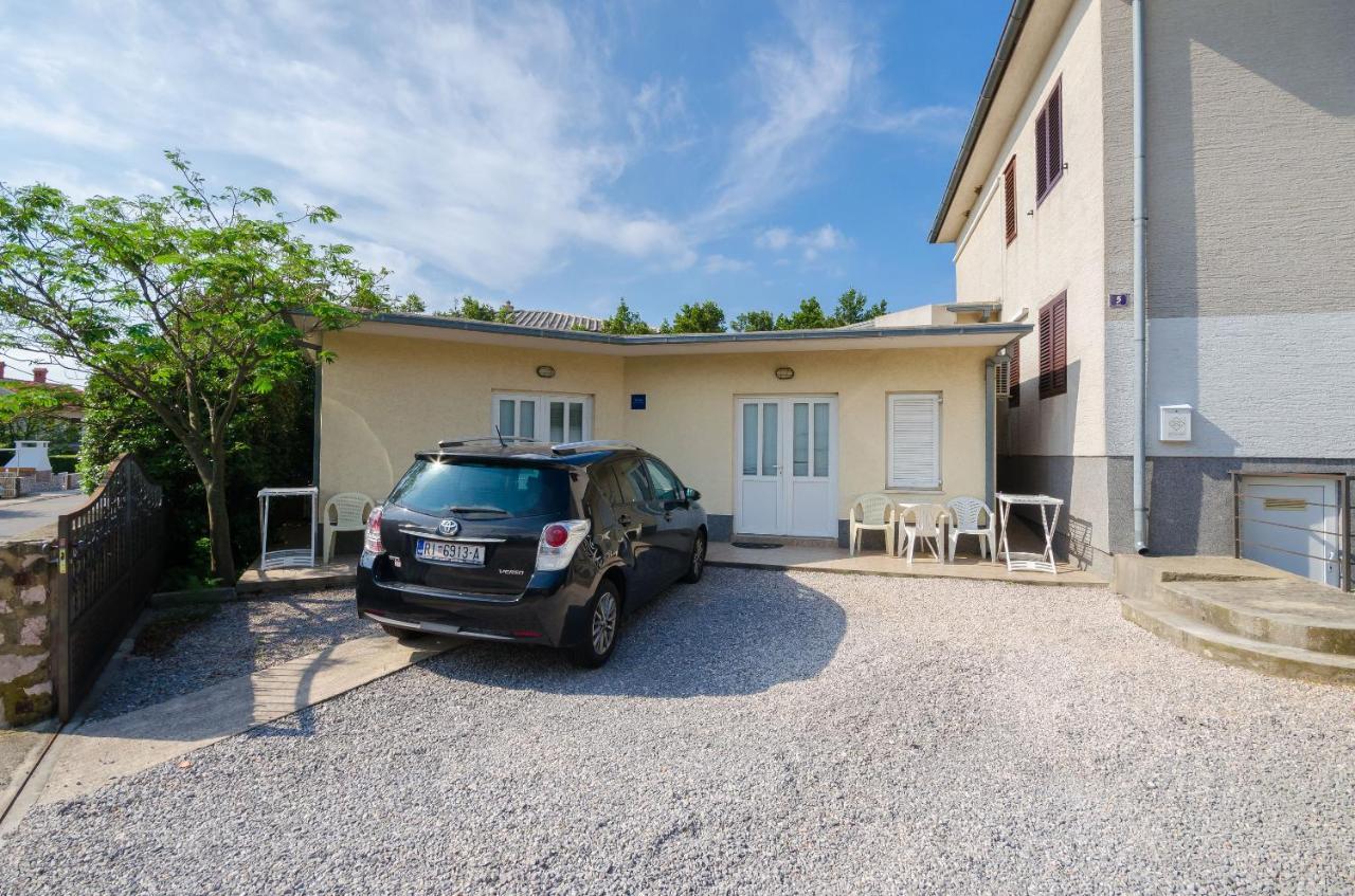 Apartments Branimir Novi Vinodolski Exterior photo